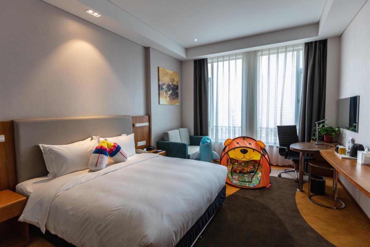 Holiday Inn Express Luoyang Xiyuan Exterior photo